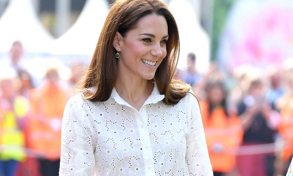 La camisa de Kate Middleton y Lady Di que estrenarás ahora y llevarás en otoño