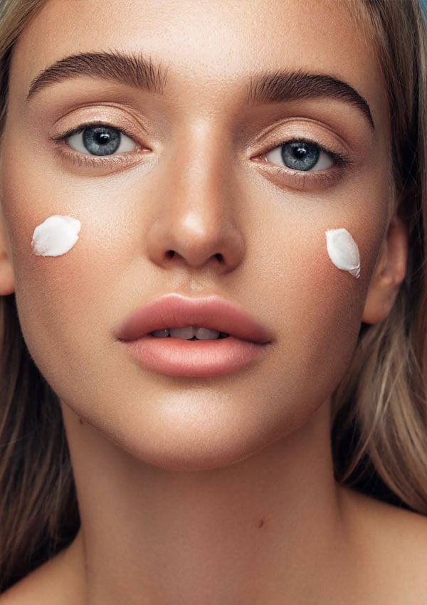 Las cremas faciales reafirmantes nos ayudan a prevenir la flacidez