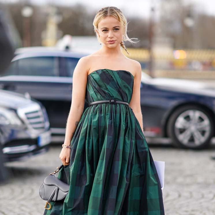 Vestidos de invitada inspirados en Amelia Windsor para chicas con poco pecho