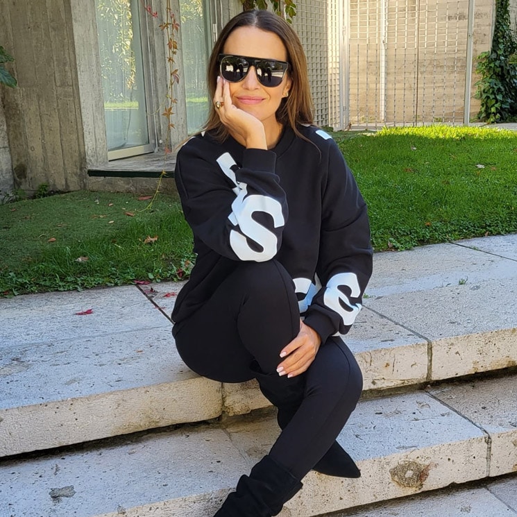 Paula Echevarría con sudadera y leggings negros