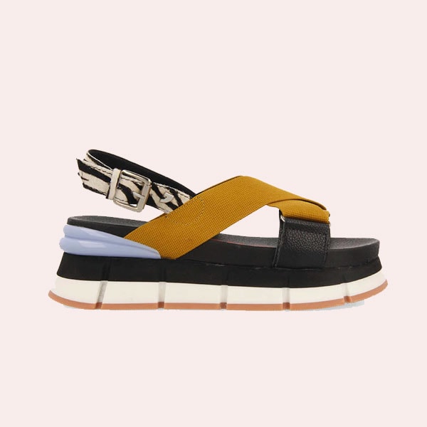 Eva González tiene las sandalias cómodas en tendencia más bonitas del verano