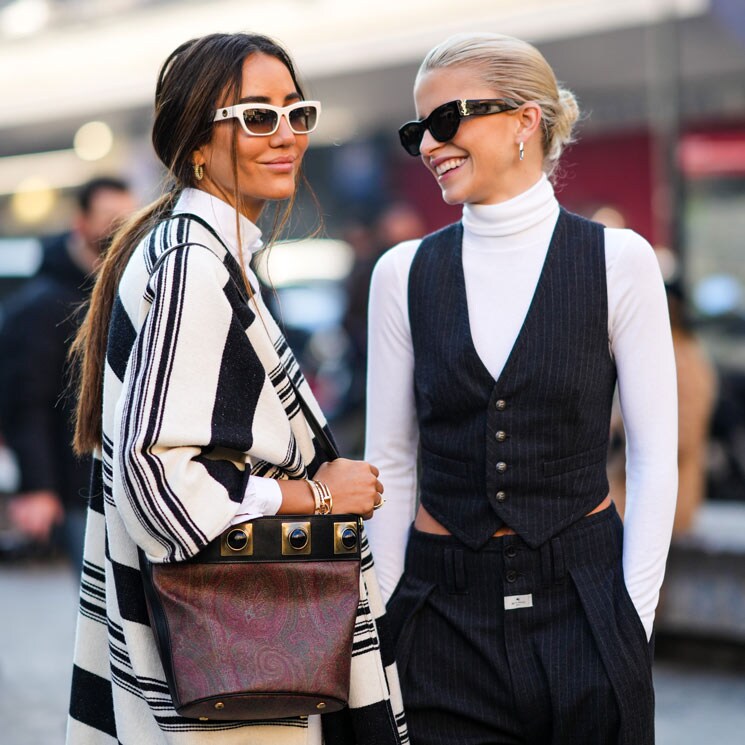 Caroline Daur y Tamara Kalinic en el desfile de Etro 2022