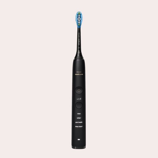 Dos cepillos de dientes eléctricos: Philips Sonicare DiamondClean 9000