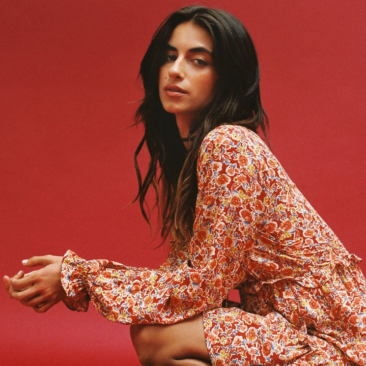 Begoña Vargas con vestido floral de Springfield