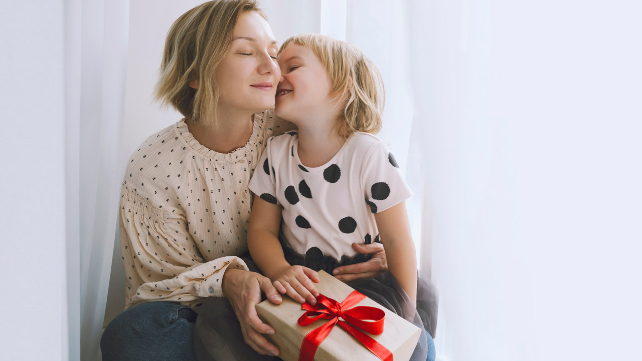 Acierta en el Día de la Madre con los mejores regalos de belleza para sorprenderla