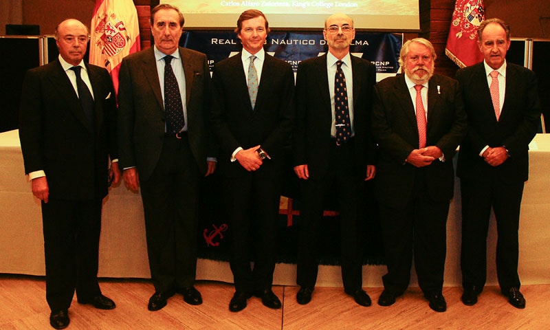 El Duque de Calabria asiste al homenaje del Almirante mallorquín Antonio Barceló en Palma
