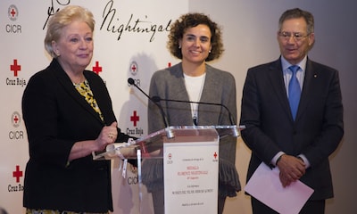 Cruz Roja reconoce la labor de los enfermeros con la entrega de la Medalla Florence de Nightingale