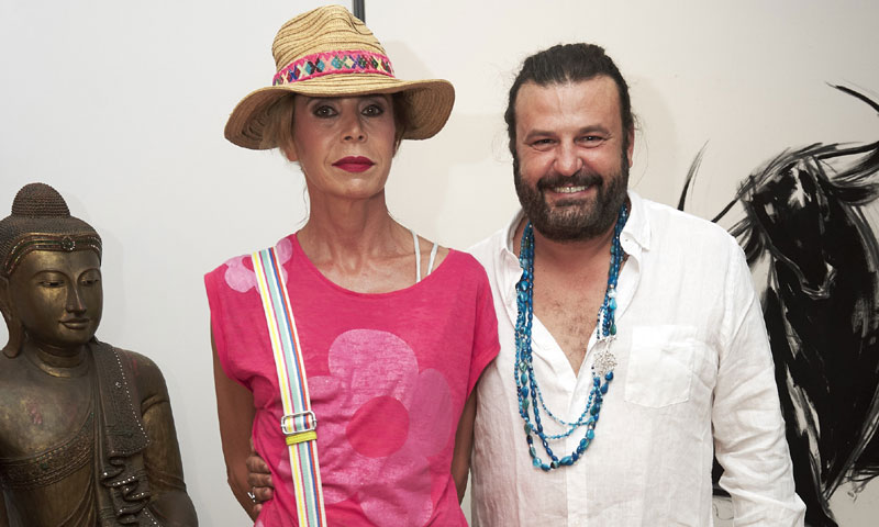 Adrien Brody y Ágatha Ruiz de la Prada arropan al artista Domingo Zapata en su esperado debut