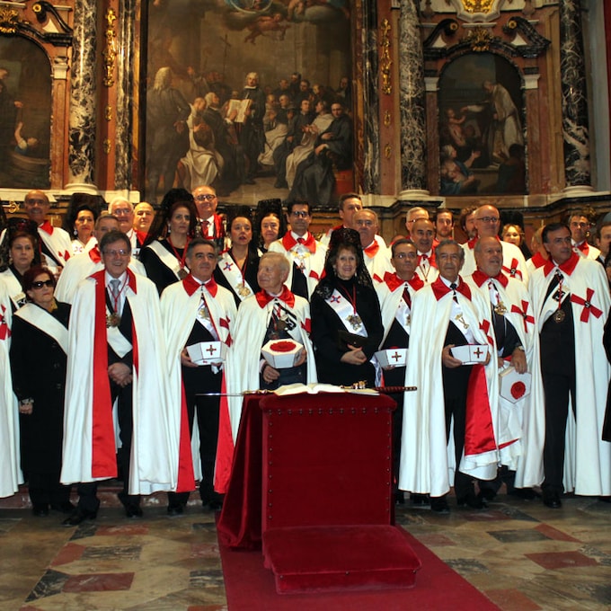 El Capítulo de Isabel la Católica da la bienvenida a sus nuevos miembros en una solemne ceremonia