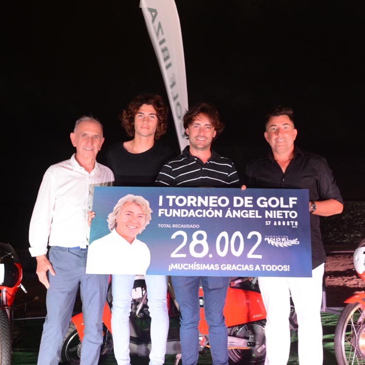 Pablo y Hugo Nieto recuerdan a su padre, Ángel Nieto, en un torneo de golf muy especial
