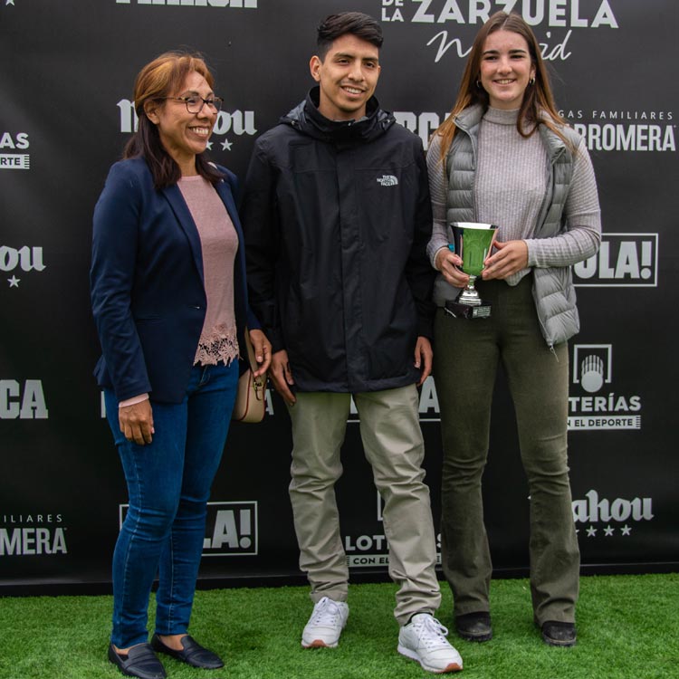 ¡HOLA! inaugura la temporada de otoño del Hipódromo de la Zarzuela con el premio 'Who's He'