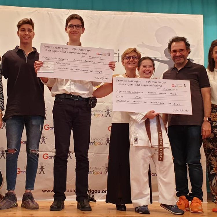 El nadador Carlos Martínez y el Mago More entregan los premios de la Fundación Garrigou