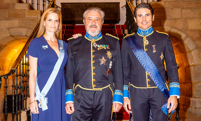Julián Porras-Figueroa y Olivia de Borbón asisten a un acto del Cuerpo de la Nobleza asturiano