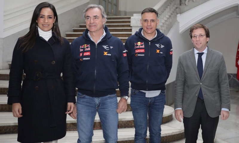 Madrid homenajea a Carlos Sainz y Lucas Cruz por su victoria en el Dakar