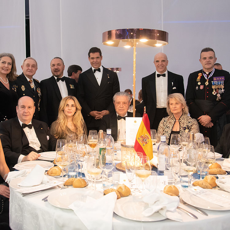 Luis Alfonso de Borbón y el Duque de Sevilla, juntos en una cena benéfica