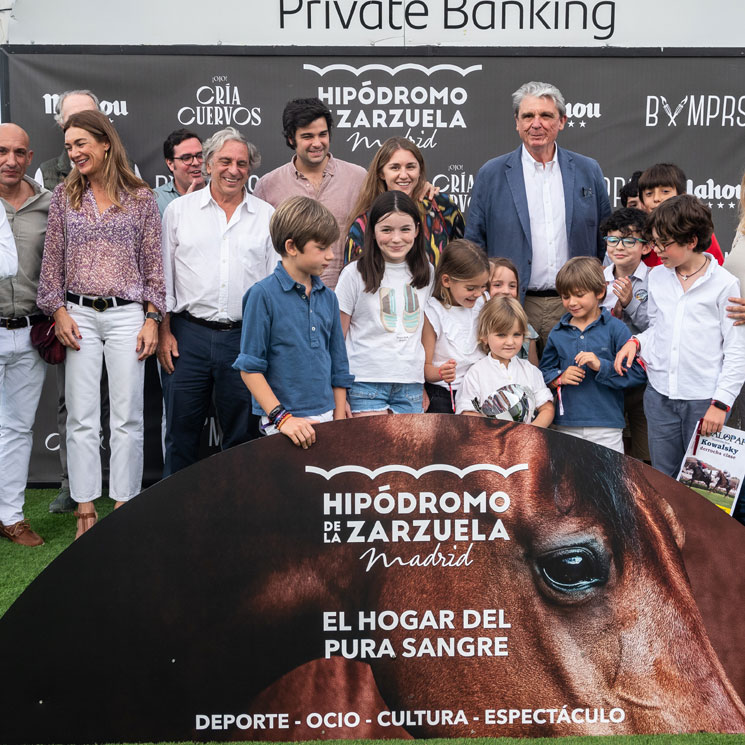 ¡HOLA! entrega el premio Hipódromo de la Castellana a Naranco, que se impuso durante toda la carrera