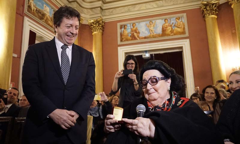 El Real Círculo Artistico de Barcelona entrega la Medalla de Oro a Montserrat Caballé