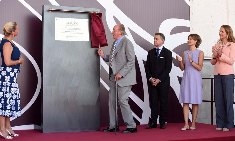 El rey Juan Carlos y la Infanta Elena inauguran la bodega Rothschild–Vega Sicilia