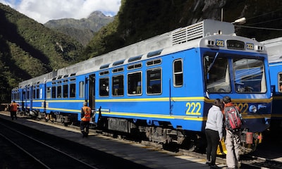 Hacia el misterio de Machu Picchu en un tren de lujo