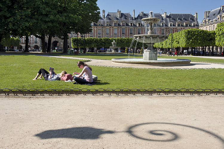 plaza-Vosges-paris