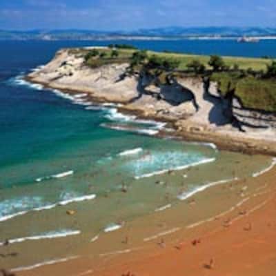Celebramos el verano con un ‘book’ de playas de Cantabria donde soñar