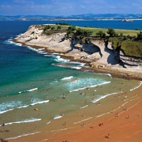 Celebramos el verano con un ‘book’ de playas de Cantabria donde soñar