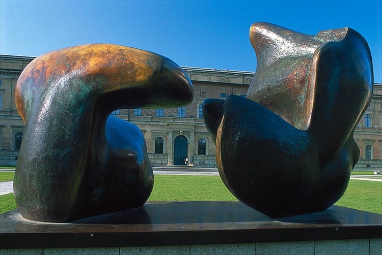 Henry-Moore-escultura-Alte-Pinakothek-munich