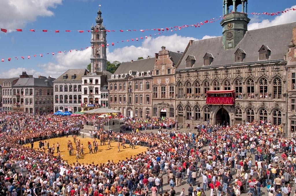 Mons en 15 instantáneas, así es la Capital Europea de la ...