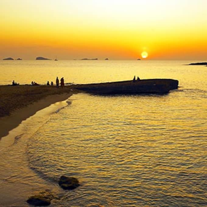 Ibiza, un paraíso hedonista en el Mediterráneo para disfrutar con la vista