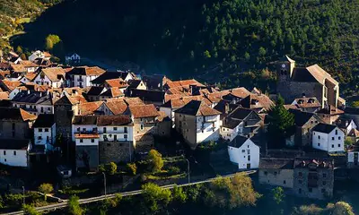 Una ruta por pueblos de postal y bosques encantados de Huesca