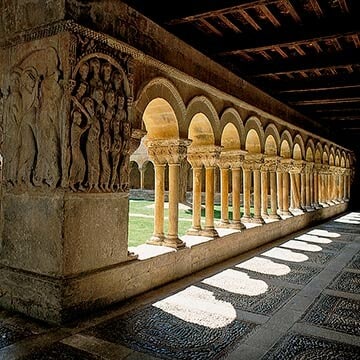 Los monasterios más impresionantes de España, con mucho arte