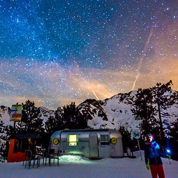 Una noche en una caravana en las montañas nevadas de Andorra