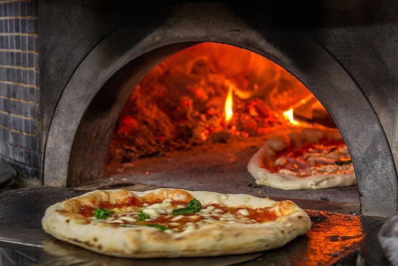 Pizza-oven-in-Napoli