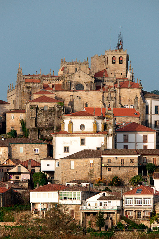 Tui-catedral-pontevedra