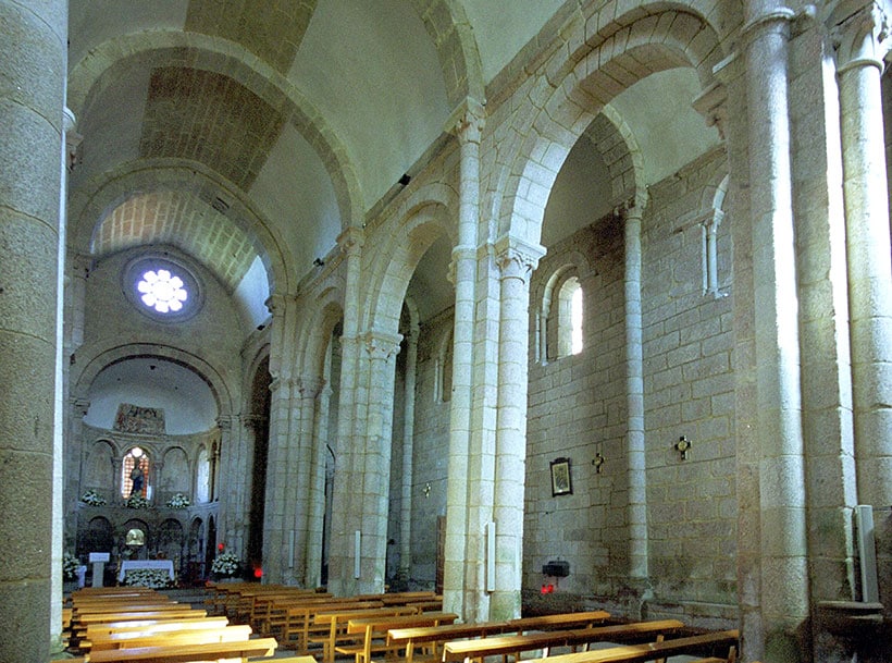 Santa-Maria-de-Sar-interior-santiago-compostela