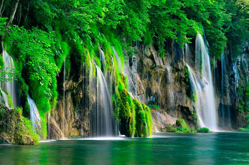 Claves para visitar los lagos de Plitvice, uno de los espacios naturales más bellos de Europa