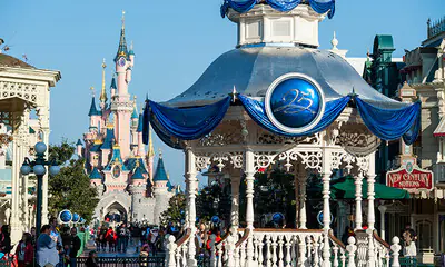 Guía práctica para una visita a Disneyland Paris, que está de aniversario
