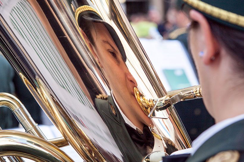 viena-banda-tocando-junto-a-la-catedral