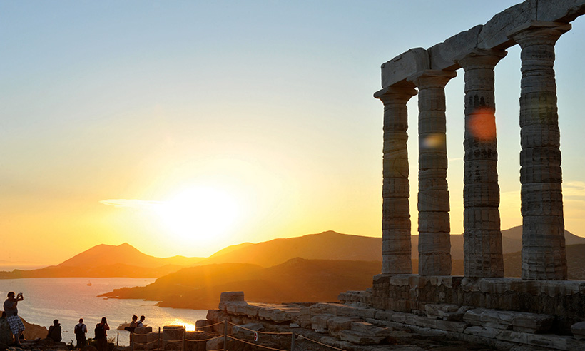 Una travesía por el Egeo de Atenas a Santorini, el mar de los héroes y los dioses