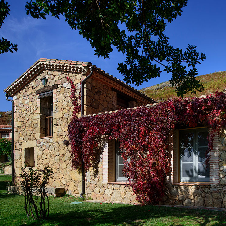 Un pueblo bonito, bosques y un refugio con chimenea… para ponerse en ruta ya