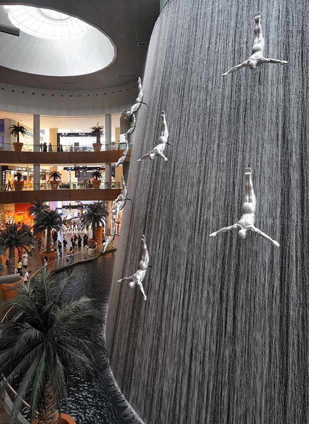 The-Dubai-Mall---The-Waterfall