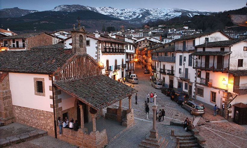 Montemayor del Río, Béjar y Candelario, tres pueblos serranos para desgranar en una ruta en coche