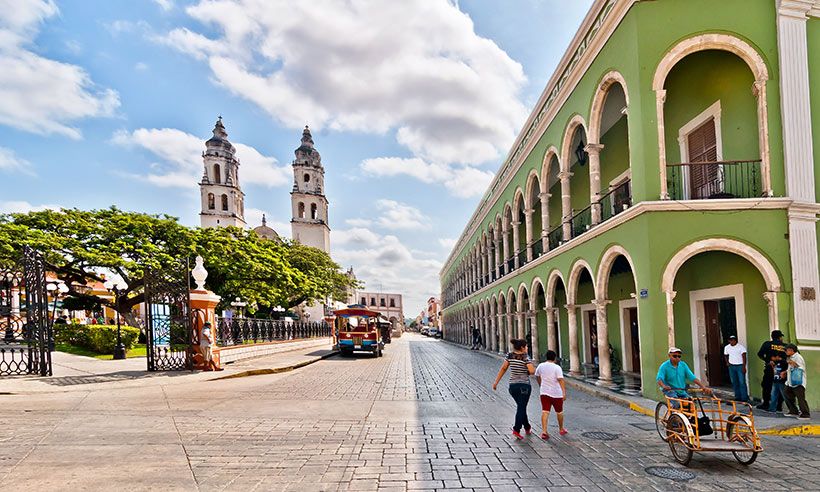 campeche-plaza-catedral