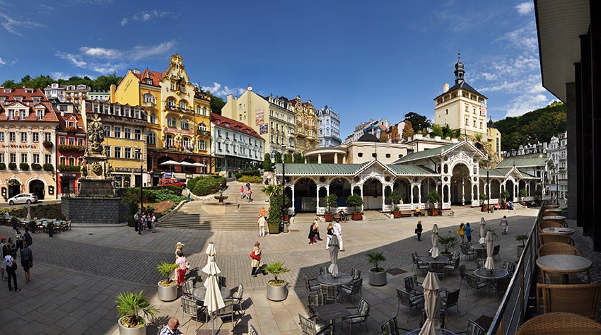Plaza de Karlovy Vary, ciudad balneario de República Checa 