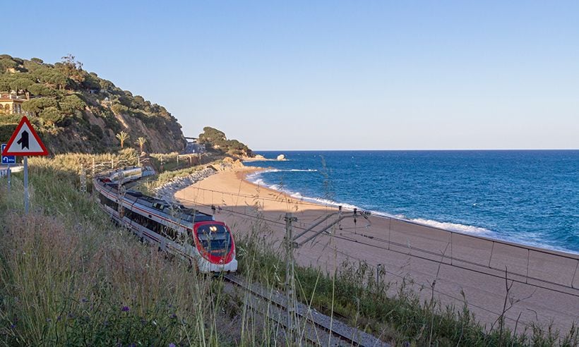 A la playa en metro, proxima estación: el mar