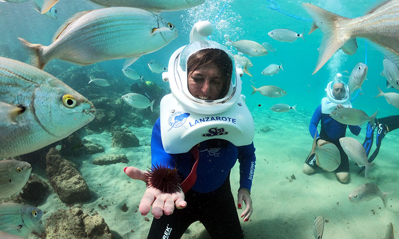 Recorrer el fondo marino a pie, una experiencia top para disfrutar en Lanzarote