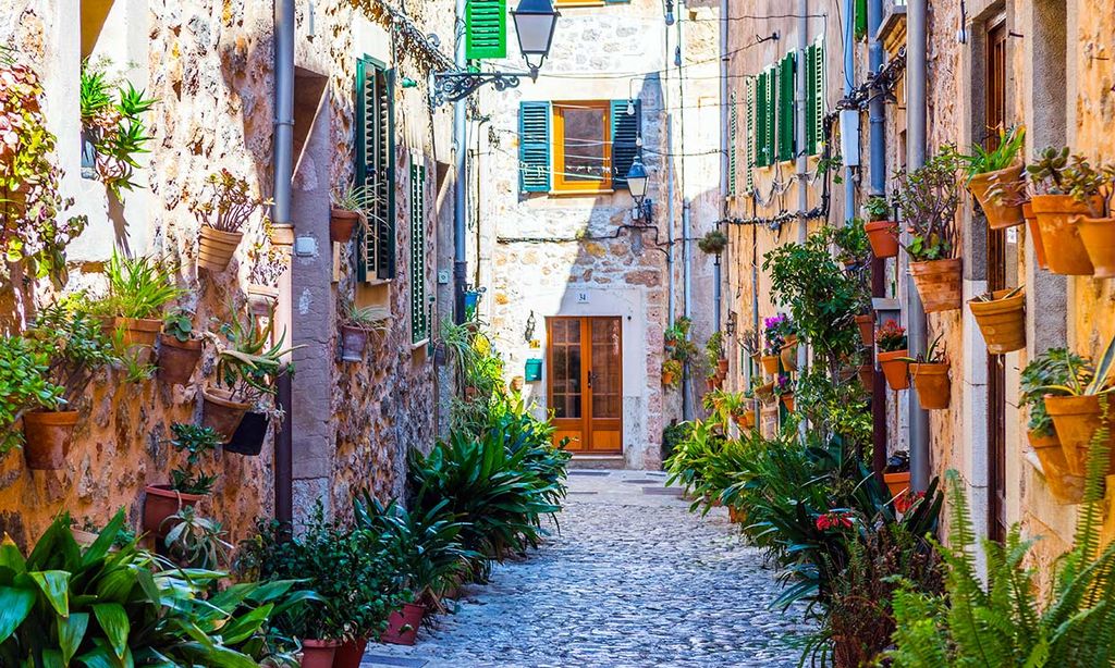 Hippies, coquetos, marineros… así son los pueblos más bonitos de Baleares