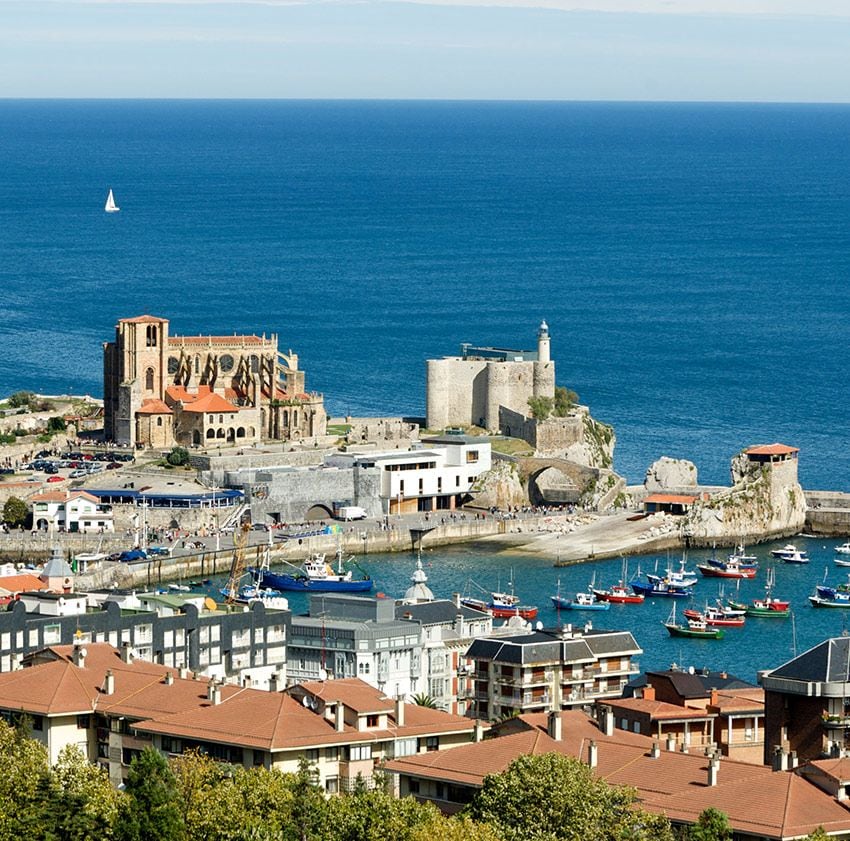 Pueblos costeros de Cantabria para descubrir este verano - Foto 1