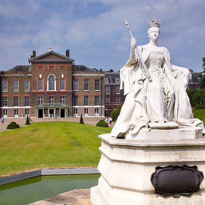 Del castillo de Balmoral a Kensington por el cumpleaños de la Reina Victoria 