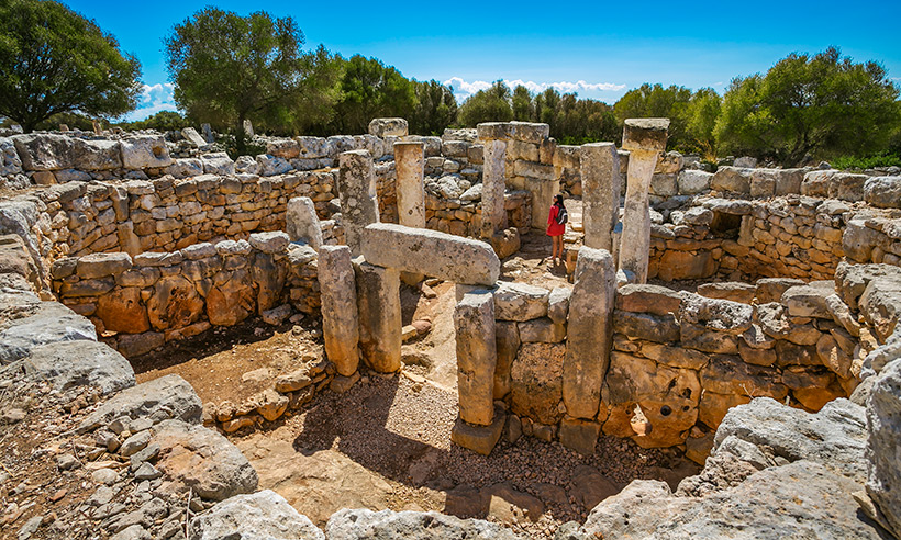 Caminando entre gigantes por Menorca